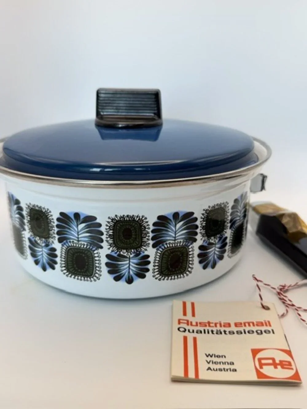 Austria Email Universal 8” Enamel Saucepan Cobalt Blue & Green ST-18 Vintage NEW